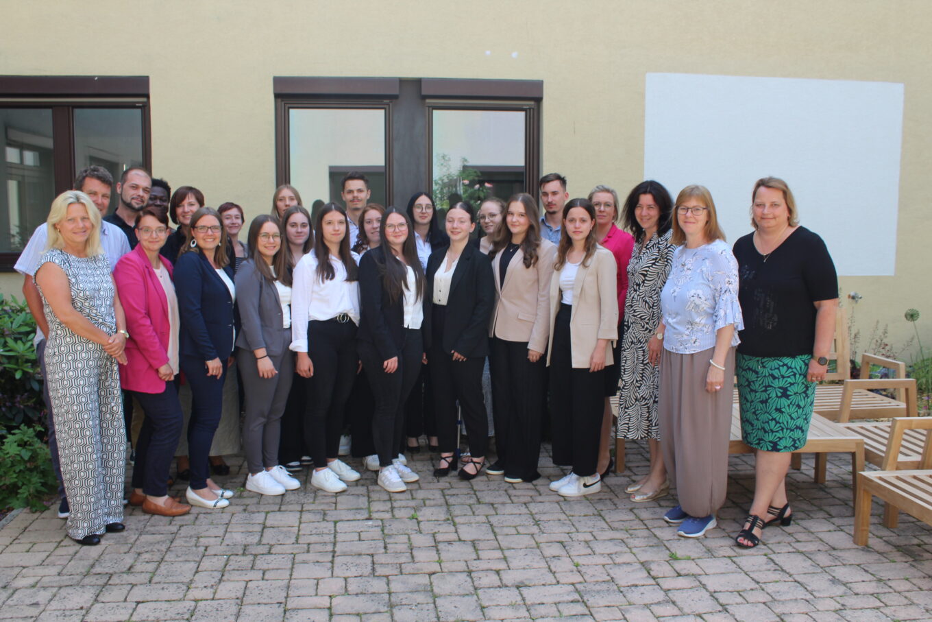 Große Freude: Abschlussprüfung Pflegeassistenz am LBZ Edelhof Große Freude: Abschlussprüfung Pflegeassistenz am LBZ Edelhof