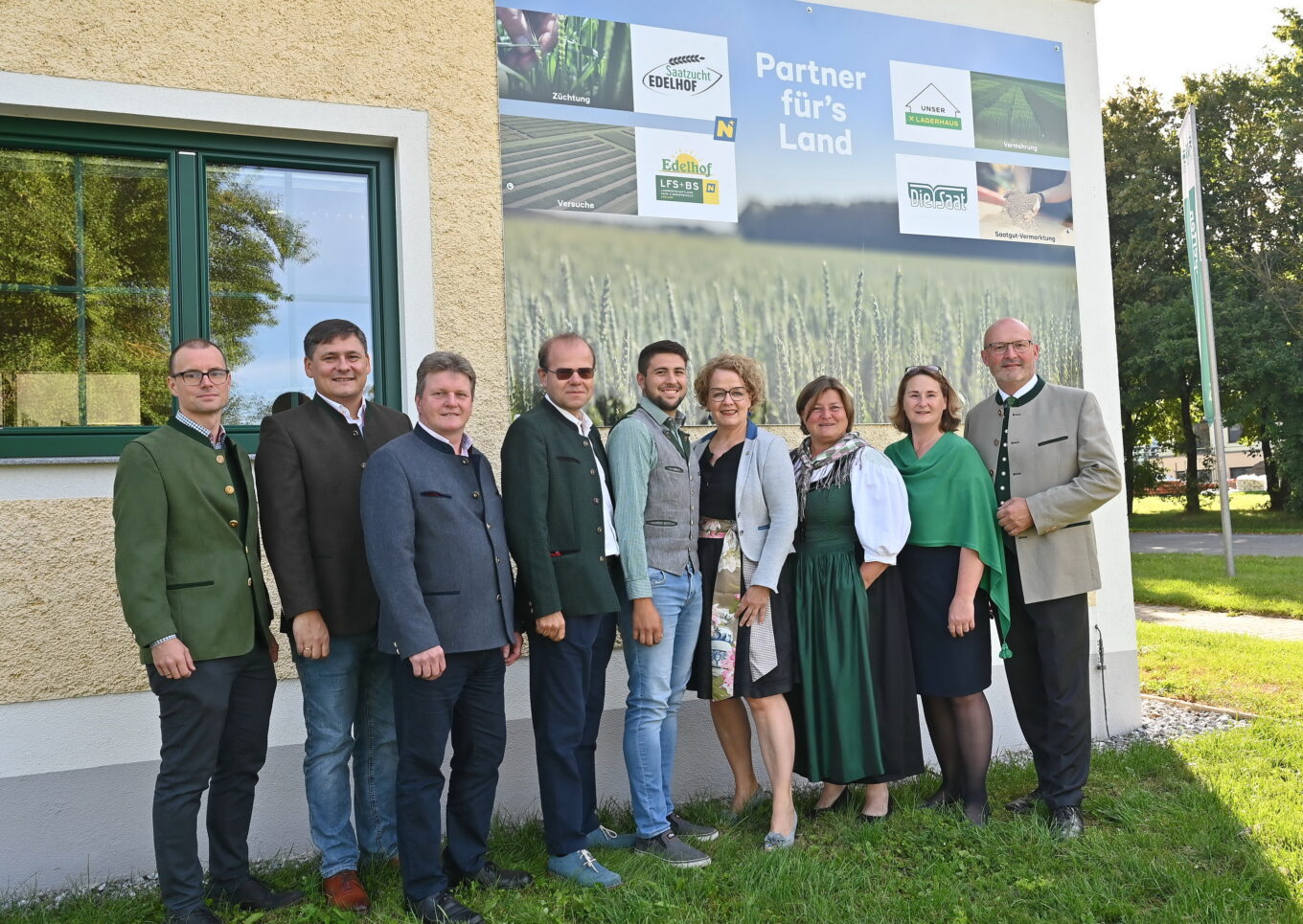 50 Jahre Zusammenarbeit zwischen NÖ Landwirtschaftliche Fachschulen und der Raiffeisen Waren Organisation (RWA) 50 Jahre Zusammenarbeit zwischen NÖ Landwirtschaftliche Fachschulen und der Raiffeisen Waren Organisation (RWA)