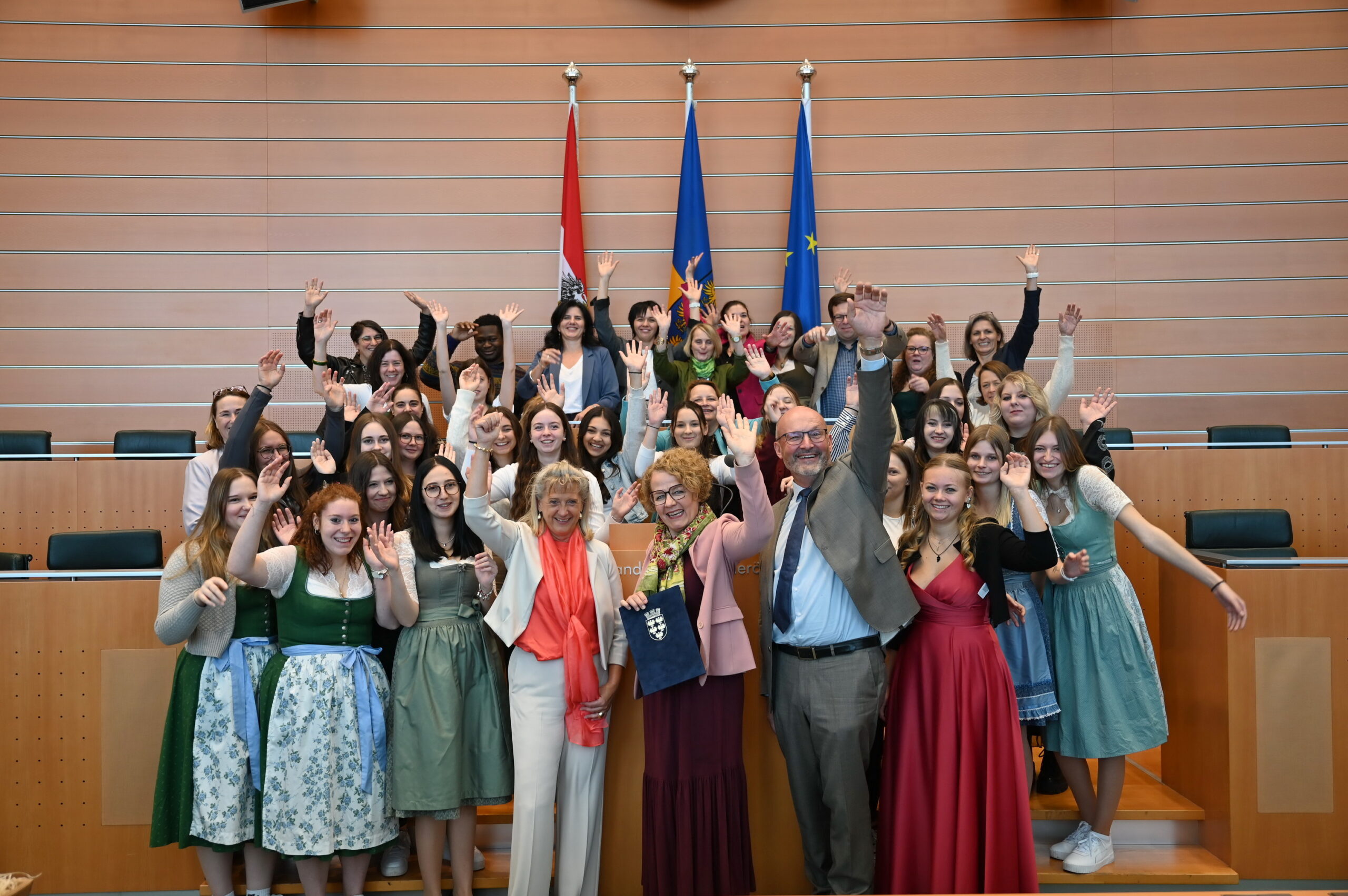 Feierlicher Abschluss des Lehrganges „Sozialbetreuungsberufe im ländlichen Raum“ Feierlicher Abschluss des Lehrganges „Sozialbetreuungsberufe im ländlichen Raum“