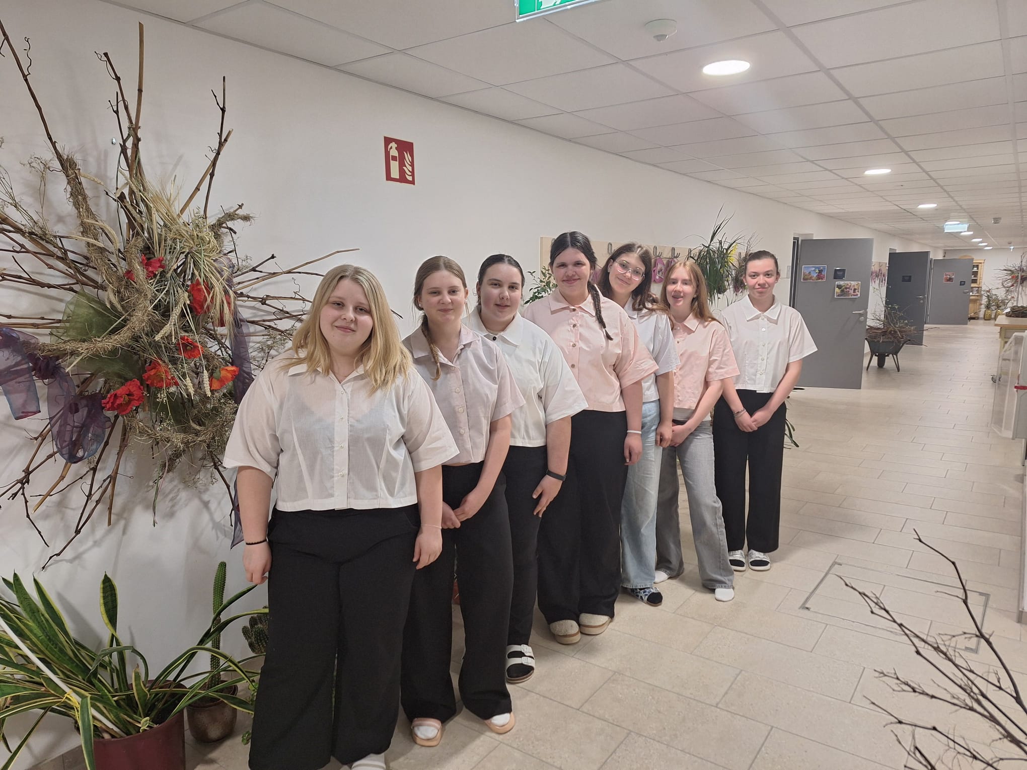 Kreativität und Teamgeist im Fokus: Selbstgefertigte Blusen der 1a BHM