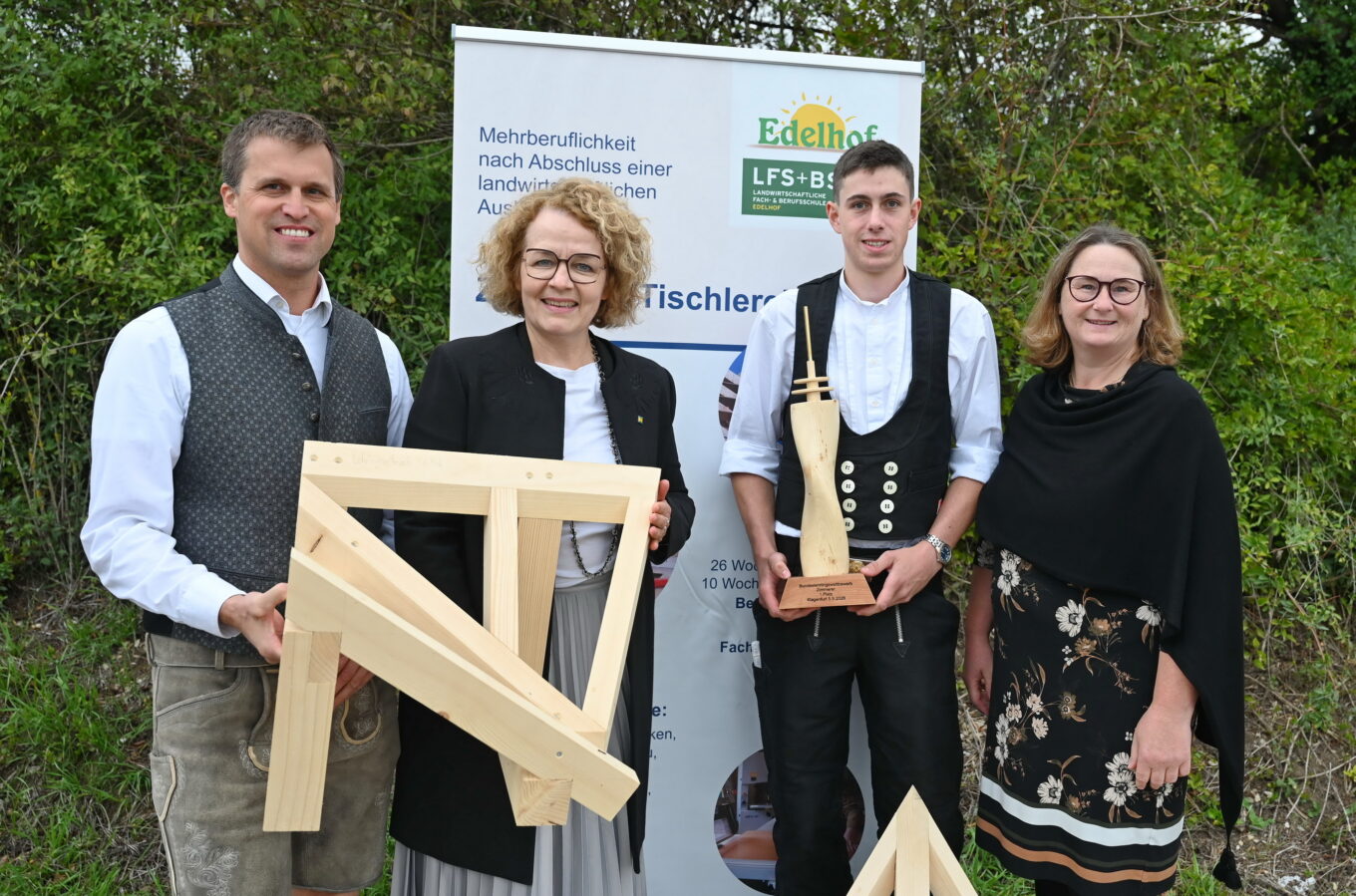 LFS Edelhof stellt besten Zimmerer-Lehrling Österreichs